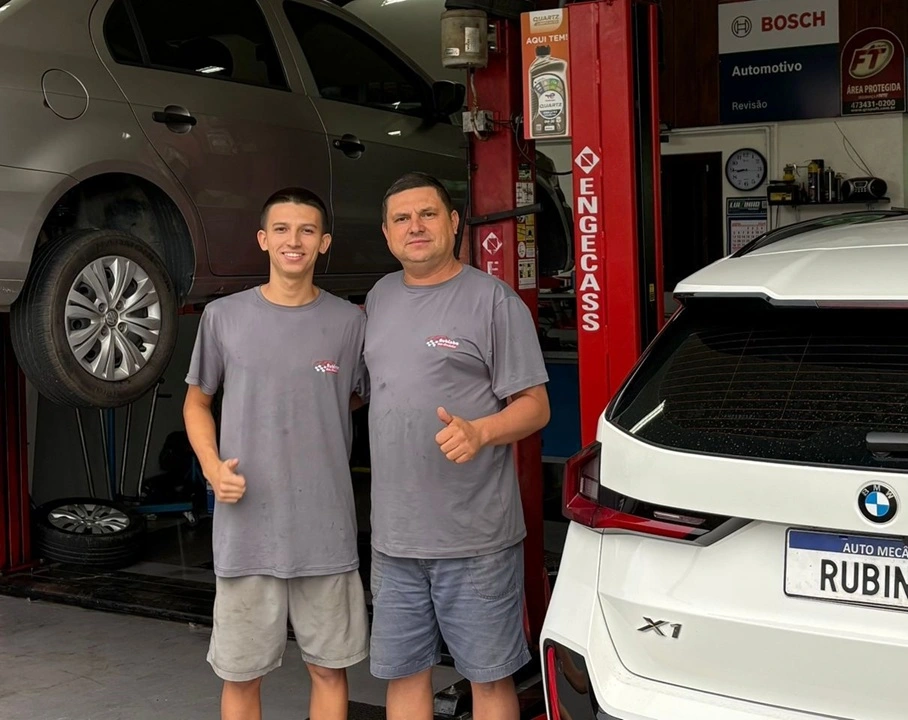 Rubinho e filho trabalhando juntos